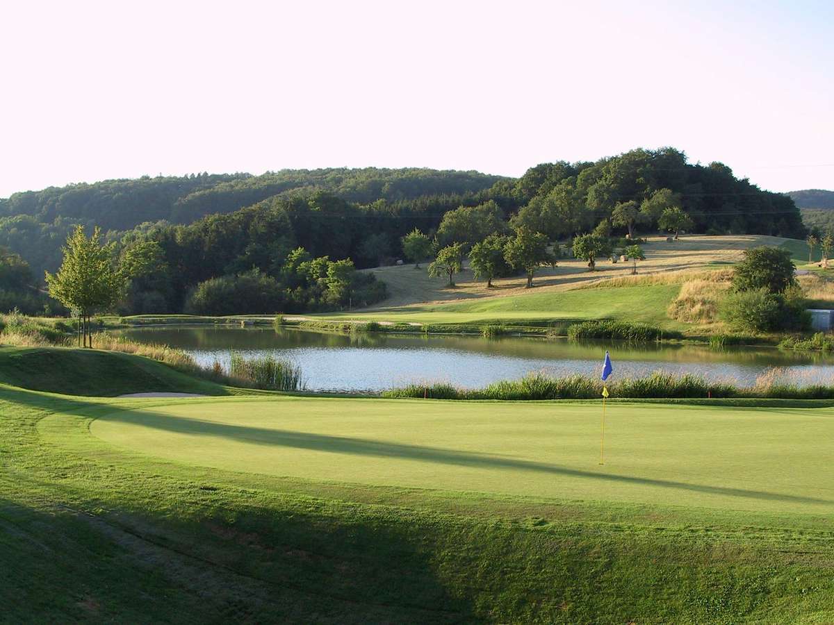 4th and 10th Greens in Summer