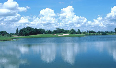 Uniland Golf & Country Club