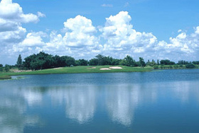 Uniland Golf & Country Club