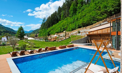 Outdoorpool (34°) Sport- und Wellnessresort Quellenhof
