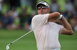 Australia's Robert Allenby Allenby strikes late to lead Australian PGA