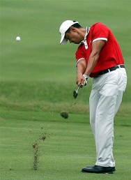 Anthony Kang America's Kang and Thailand's Prom vie for Indonesia lead
