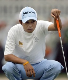 Chawalit Plaphol Chawalit takes lead at Mercedes-Benz Singapore