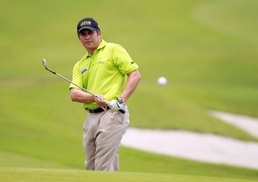 Brazilian Adilson Da Silva shot seven birdies against two bogeys to lead on 10-under-par 200 Da Silva in form for third round tie at Singapore