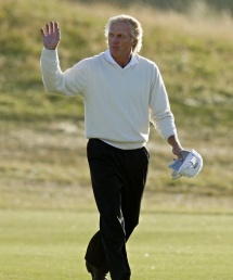 Greg Norman hat Grund zum Feiern Der "Weiße Hai" beißt wieder