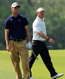 Martin Kaymer (l.) und Alexander Cejka fallen zurück Duo Kaymer/Cejka fällt aus den Top Ten