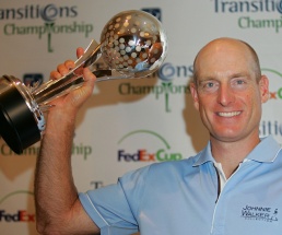 Jim Furyk bejubelt seinen Sieg in Tampa Bay Furyk triumphiert in Tampa Bay, Cejka nur 55.