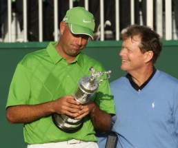 Golf-Veteran Tom Watson (r.) neben Sieger Stewart Cink Golf-Veteran Watson wird zum Sieger der Herzen