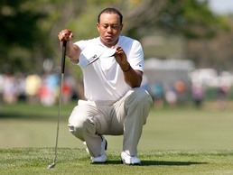 Nicht mehr unter den Top Ten: Tiger Woods Golf: Woods im freien Fall - Kaymer bleibt Dritter