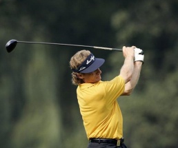 Knapp geschlagen: Bernhard Langer Langer im Stechen geschlagen