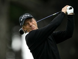 Bernhard Langer schont den Daumem bis Donnerstag Langer startet beim Turnier in München