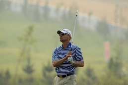 Michael Long Long leads at Nanshan China Masters