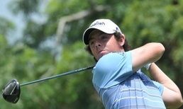 Magical McIlroy leads by six at US Open