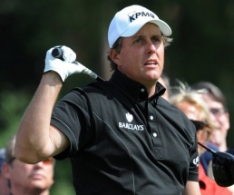 Mickelson rettet Vorsprung ins Klubhaus