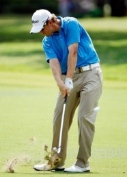 Bryce Molder Molder seizes PGA lead, Mickelson misses out