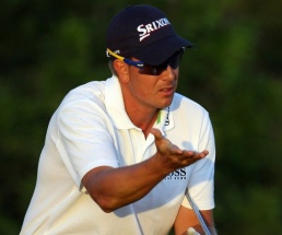 Liegt derzeit in Führung: Henrik Stenson Nebel stoppt Kaymer und Co. in Dubai