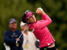 Profigolferin Gal nach Fehlstart weit zurück
