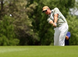 Slick Stenson leaves Karlsson eight shots adrift