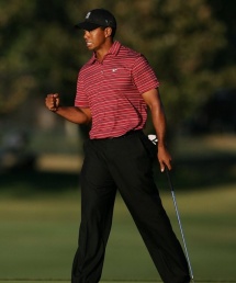 Tiger Woods ballt in Orlando die Faust Woods mit perfektem Endspurt zum Sieg