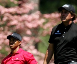 Tiger Woods (l.) und Phil Mickelson (r.) Woods und Mickelson starten bei THE PLAYERS
