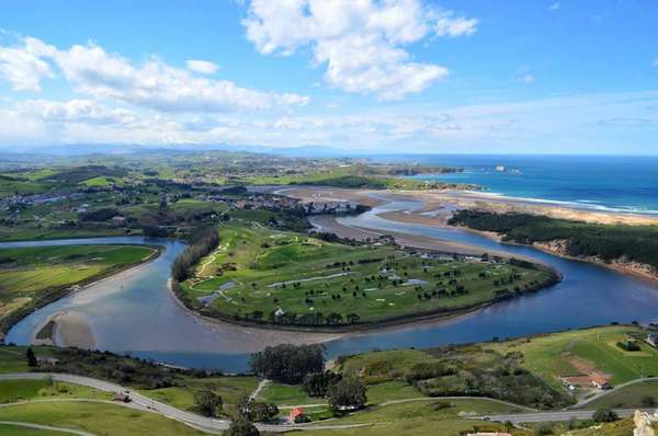 Campo de Golf Abra del Pas