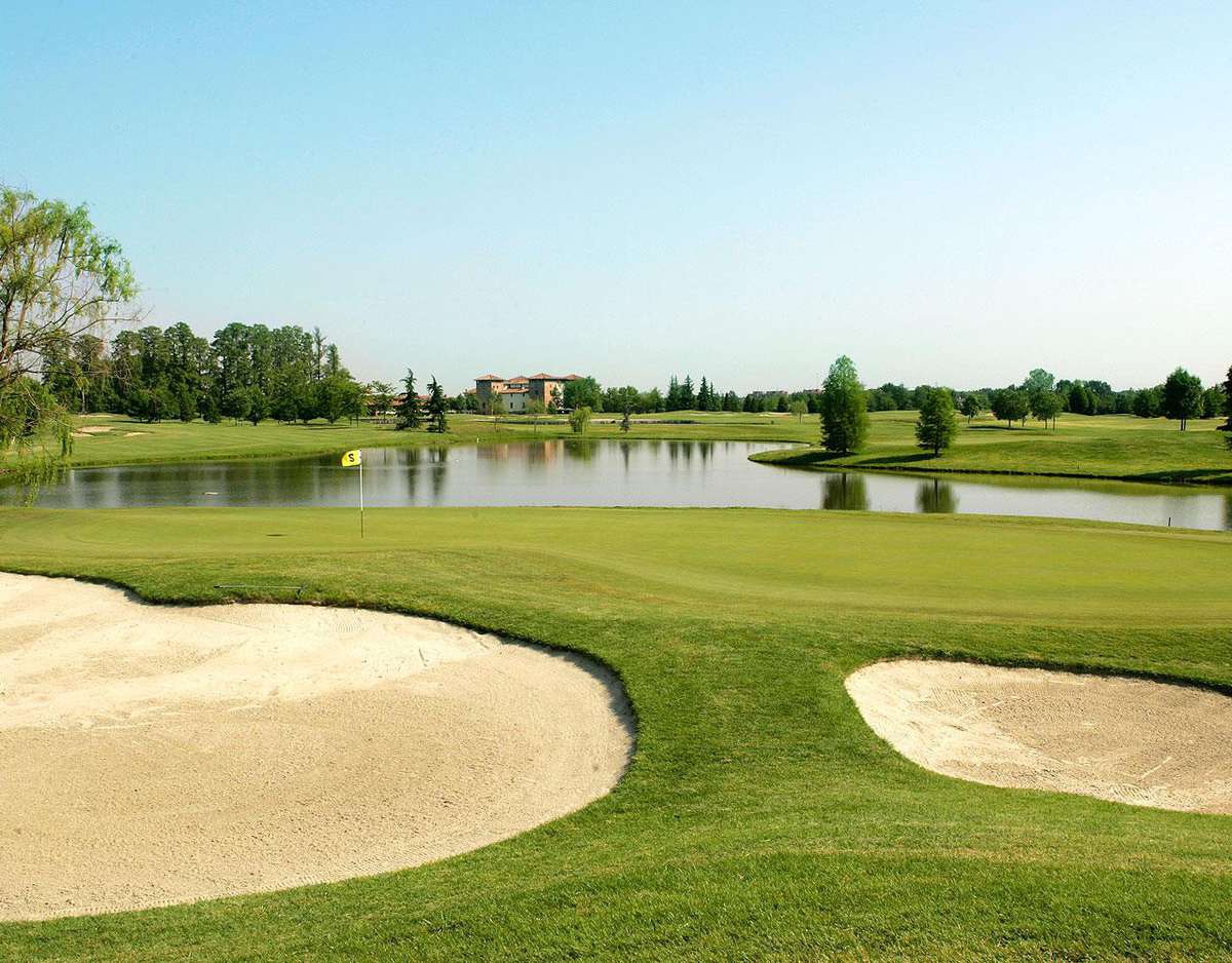 Castello Tolcinasco Lakes.