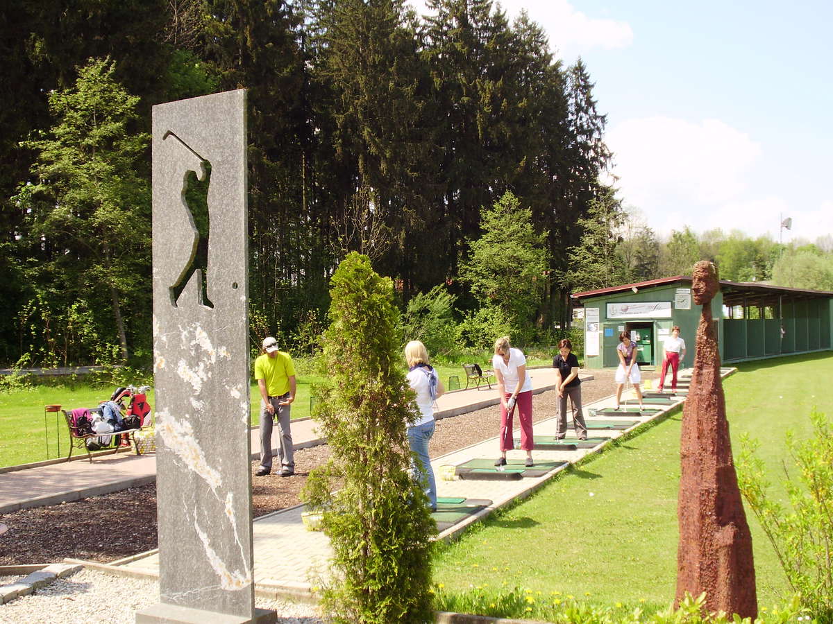City Golf Rosenheim - GmbH, Rosenheim-Happing - Albrecht Golf Führer