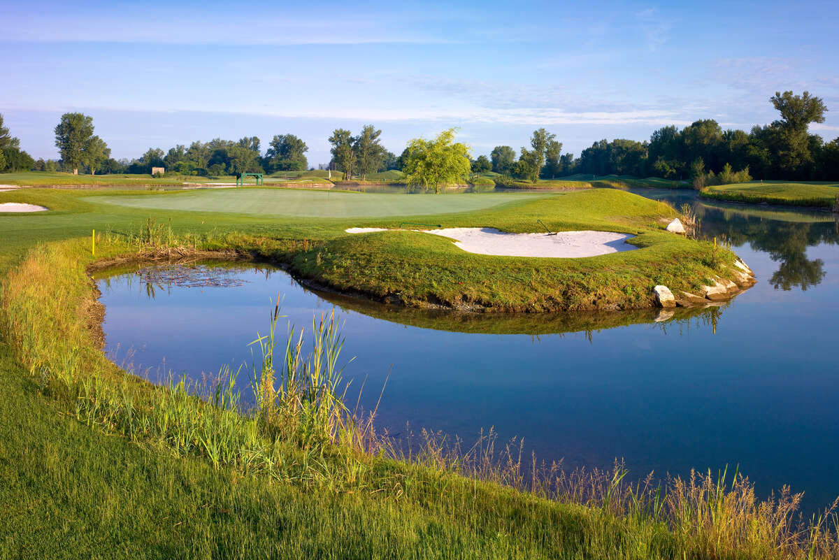 Diamond Country Club