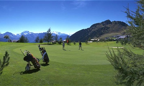 Green 9: view at the matterhorn