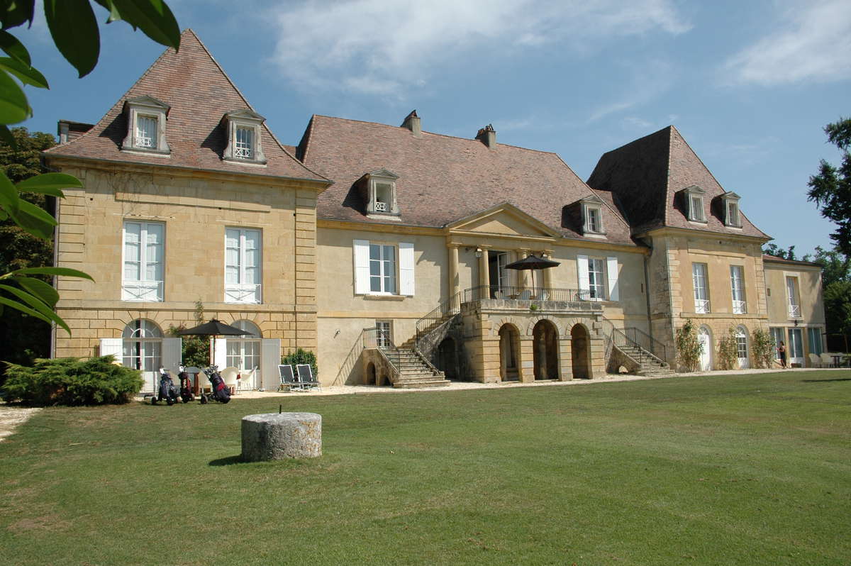 Golf Château les Merles, Das Hotel
