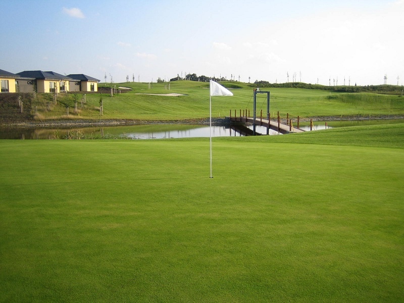 Green of hole No. 10