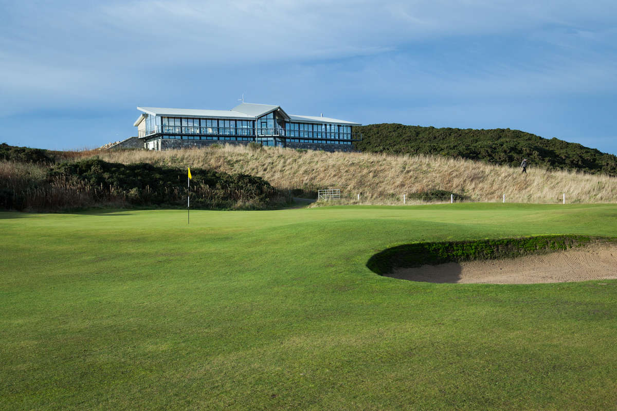 Clubhouse / 9th Green