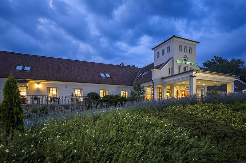 Old Lake Golf Club & Hotel