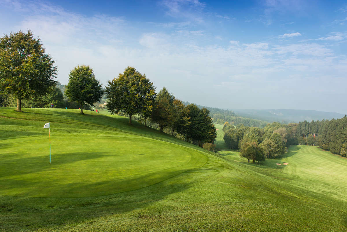 Golfplatz Lederbach - Herzschlaghügel (Bahn 9)