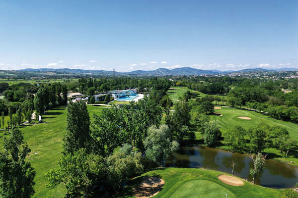Riviera Golf Resort