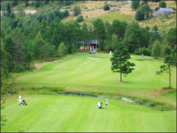 skjorte etiket Hejse Sunnfjord Golfklubb, Vassenden, Norway - Albrecht Golf Guide