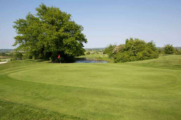 Top Meadow Golf Club