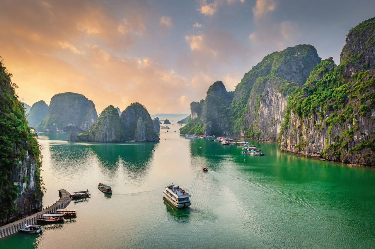 Vacanze golf in Asia (Halong Bay Sunset Cruise)