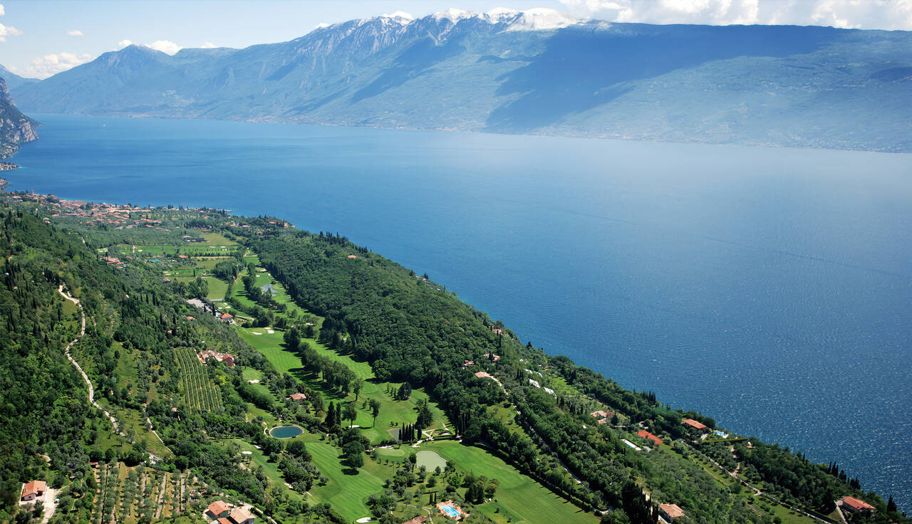 Golf al lago