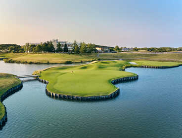 Golf packages with Tour Golf Courses