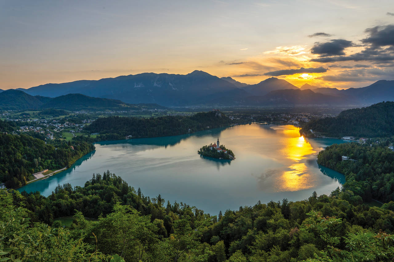 Golfurlaub in Slowenien (Sonnenuntergang am Bleder See)