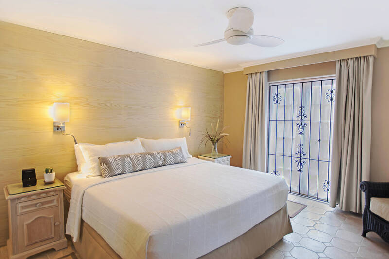 Deluxe One Bedroom Suite