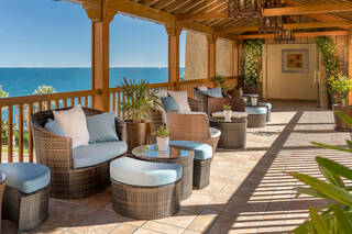Lobby Bar