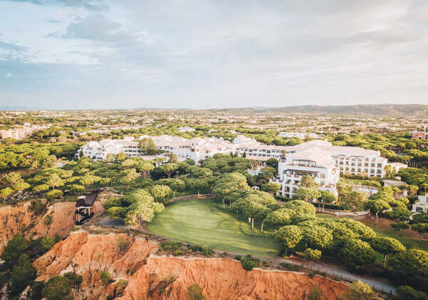 Pine Cliffs Hotel, a Luxury Collection Resort