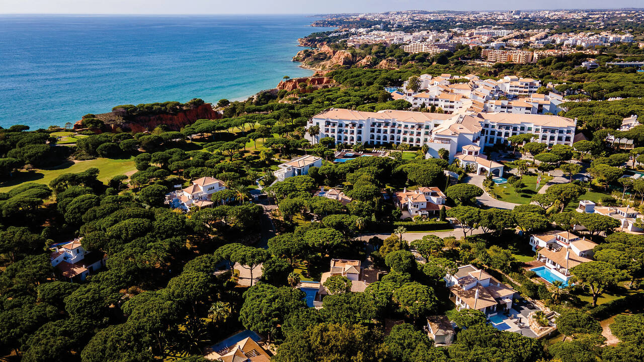Pine Cliffs Hotel, a Luxury Collection Resort