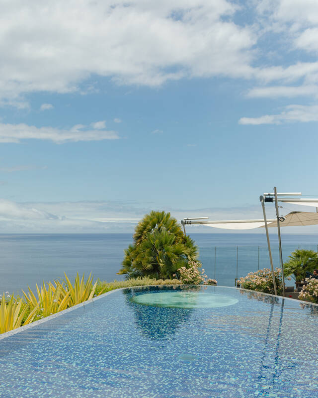 Galaxia Infinity Adults Pool