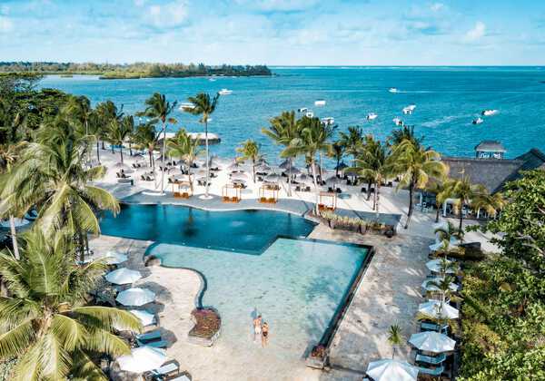 The Bay Club at Anahita