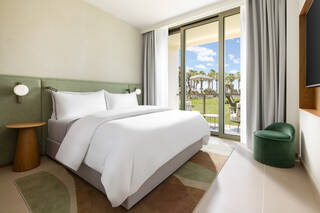 Deluxe Kind Resort View