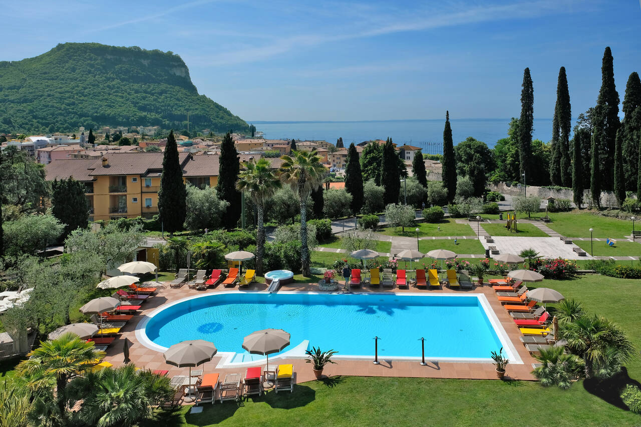 Villa Madrina Lovely & Dynamic Hotel