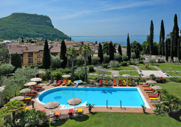 Villa Madrina Lovely & Dynamic Hotel